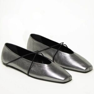 M. Gemi, The Una, Gunmetal 37.5